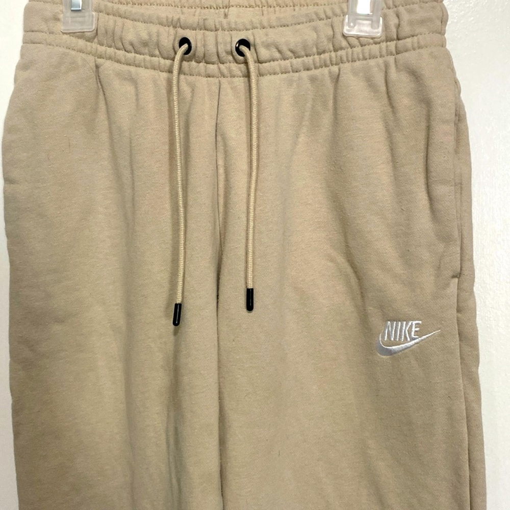 Nike sweatpants beige Women’s size xs